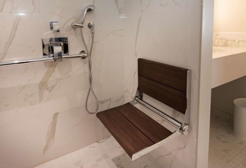 בית מלון כפרי The Benson Portland, Curio Collection By Hilton