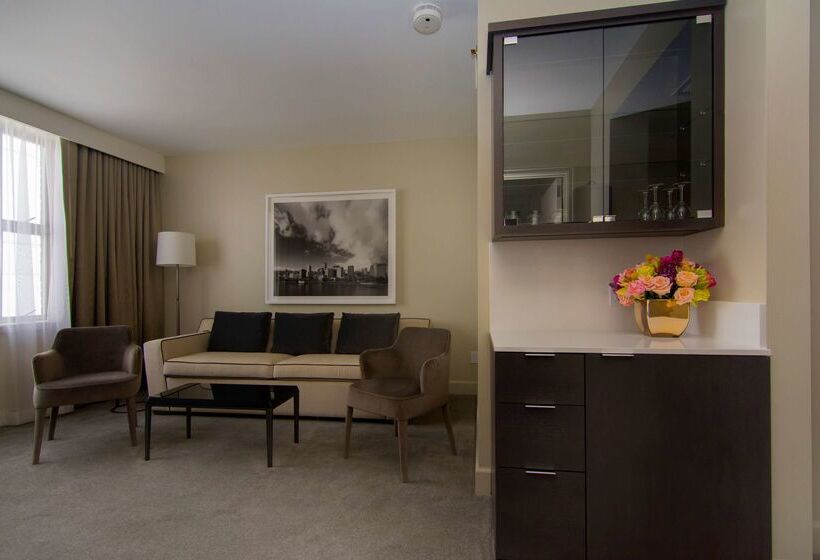 בית מלון כפרי The Benson Portland, Curio Collection By Hilton