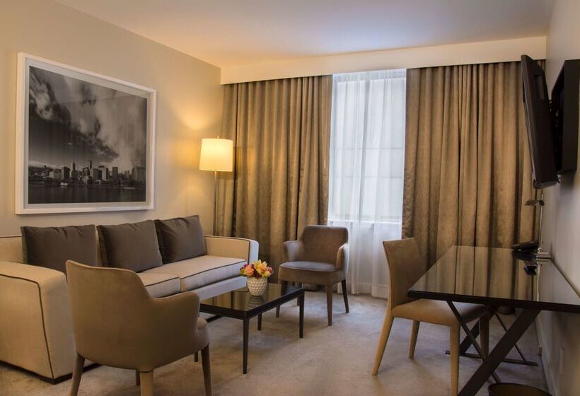 בית מלון כפרי The Benson Portland, Curio Collection By Hilton