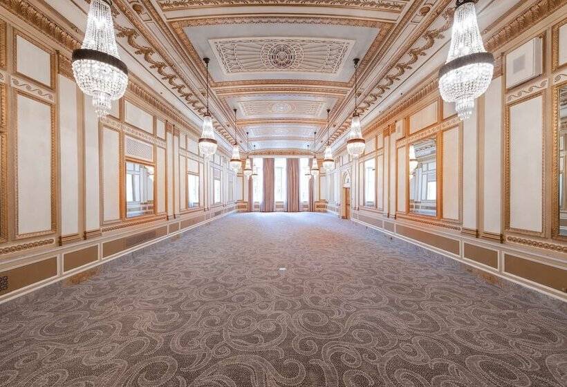 בית מלון כפרי The Benson Portland, Curio Collection By Hilton