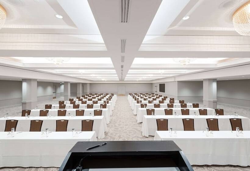 בית מלון כפרי The Benson Portland, Curio Collection By Hilton