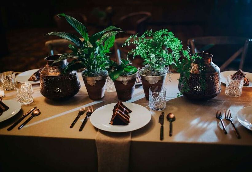 בית מלון כפרי The Benson Portland, Curio Collection By Hilton