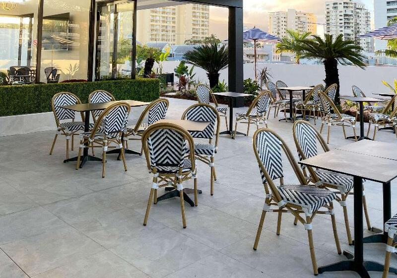 בית מלון כפרי The Benson Portland, Curio Collection By Hilton