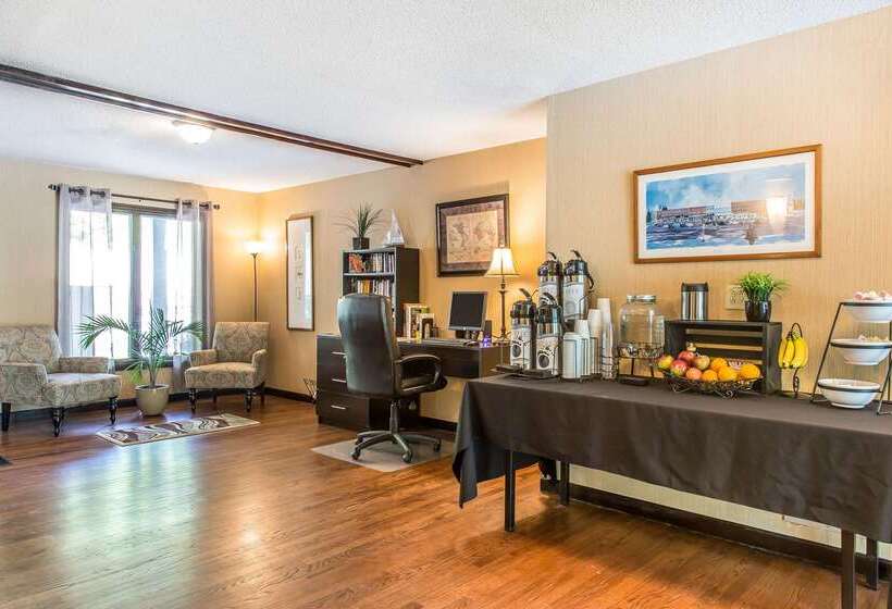 The Black Swan Lee   Lenox, Ascend Hotel Collection