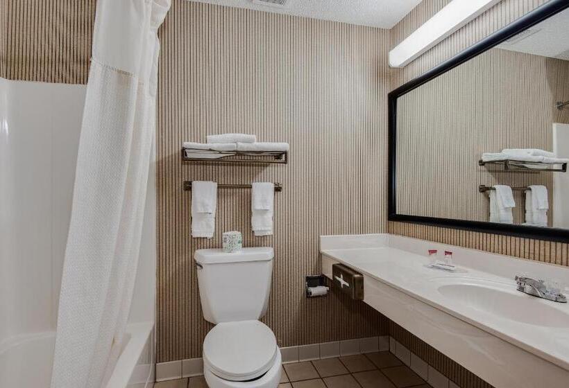 فندق Townsquare Place