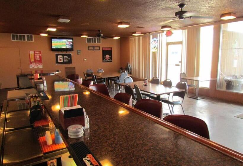 فندق Travelers Lodge Beatrice