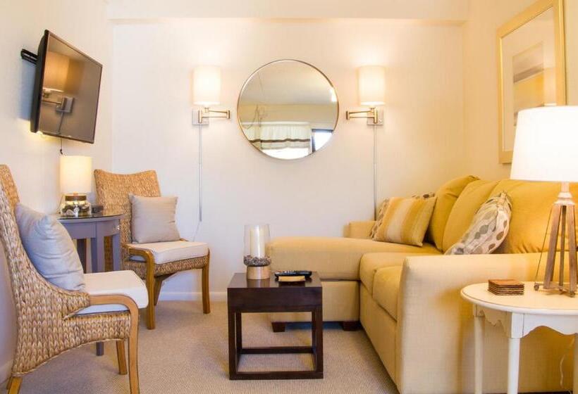 فندق على الطريق Beachcomber Resort