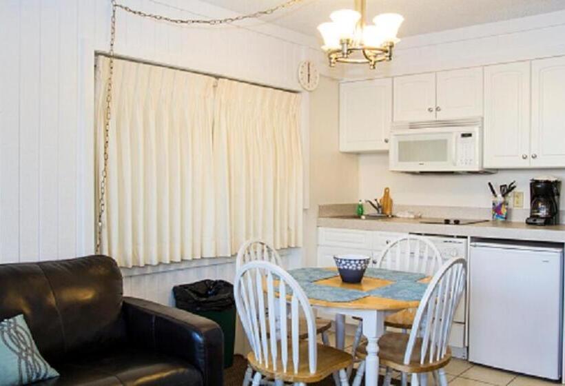 فندق على الطريق Beachcomber Resort