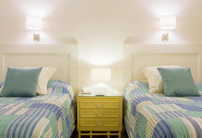 فندق على الطريق Beachcomber Resort