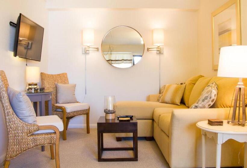 فندق على الطريق Beachcomber Resort