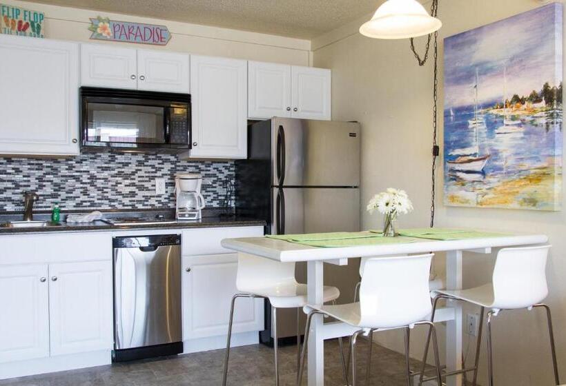 فندق على الطريق Beachcomber Resort