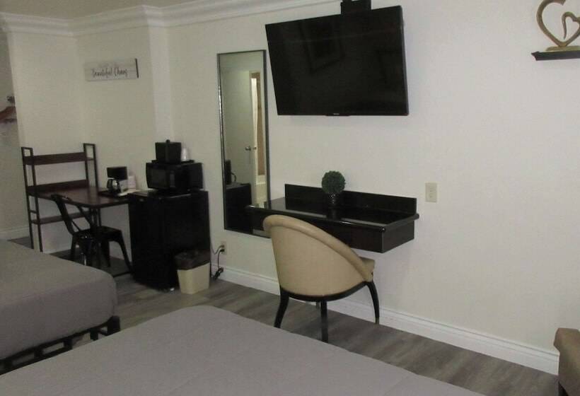 فندق على الطريق Rodeway Inn