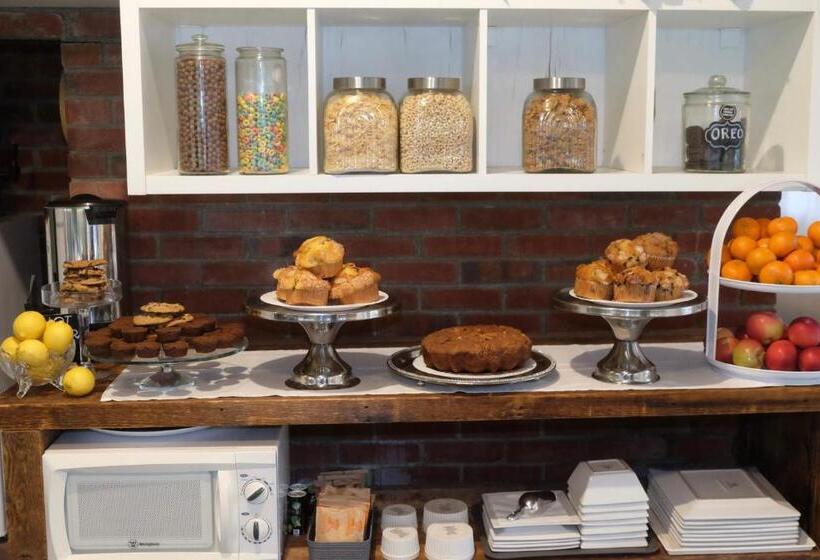 مُتل Cape Cod Veranda