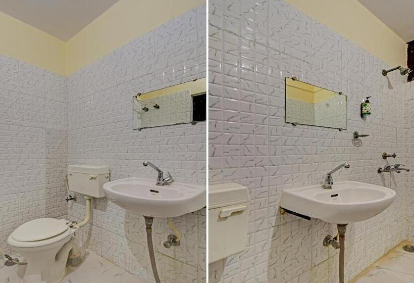 Itsy Hotels Royal Monarch