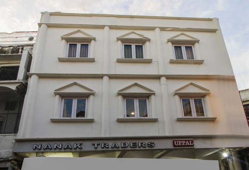 Itsy Hotels Royal Monarch