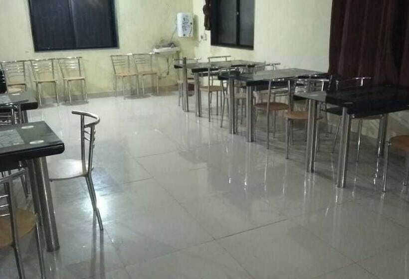 Отель Le Pearl Girija Resorts