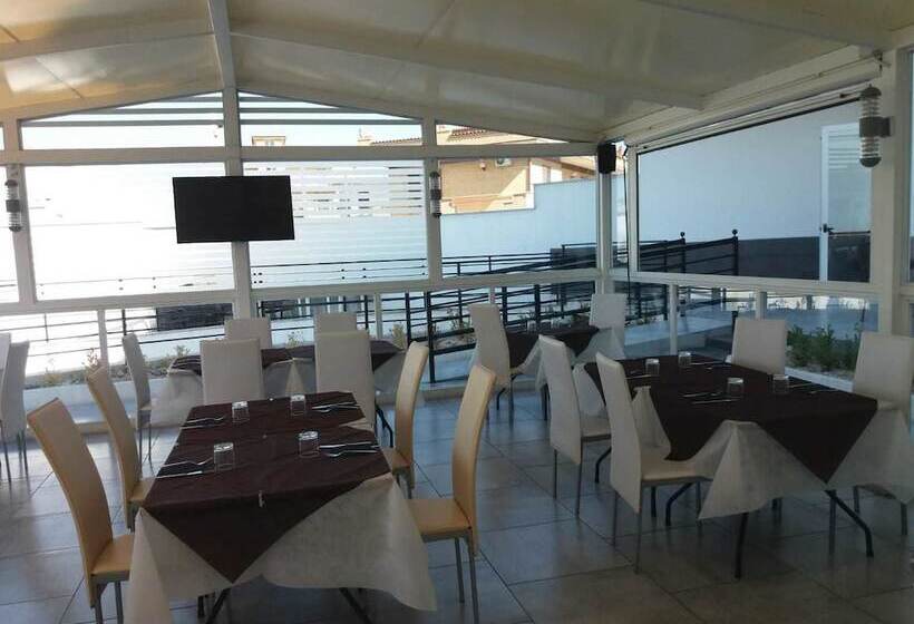 مبيت وإفطار B And B Living