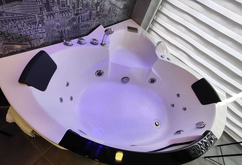 مبيت وإفطار B And B Living