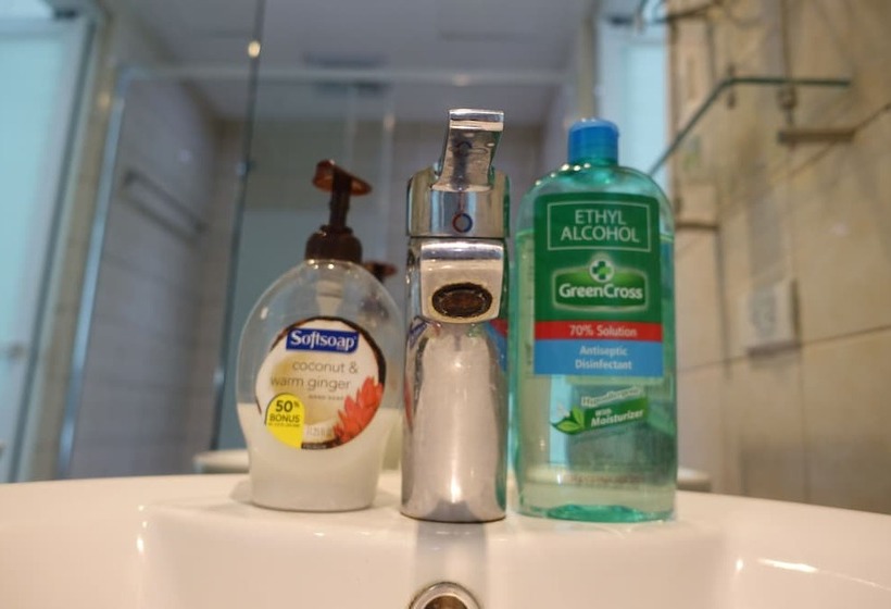 3br Unit At Bgc Forbeswood Parklane