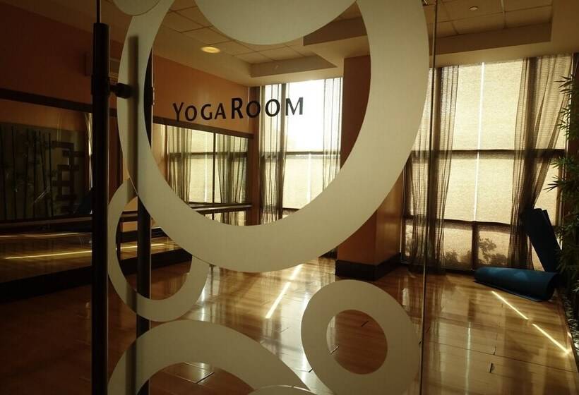 3br Unit At Bgc Forbeswood Parklane