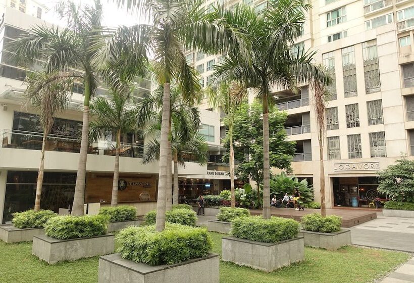 3br Unit At Bgc Forbeswood Parklane