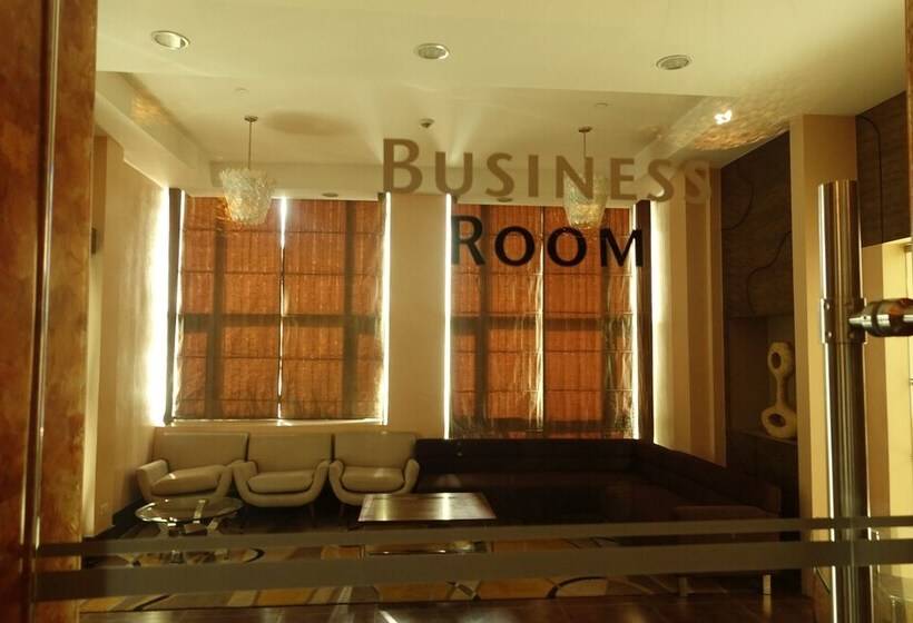 3br Unit At Bgc Forbeswood Parklane