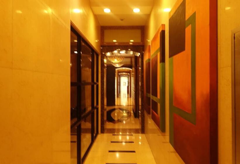 3br Unit At Bgc Forbeswood Parklane