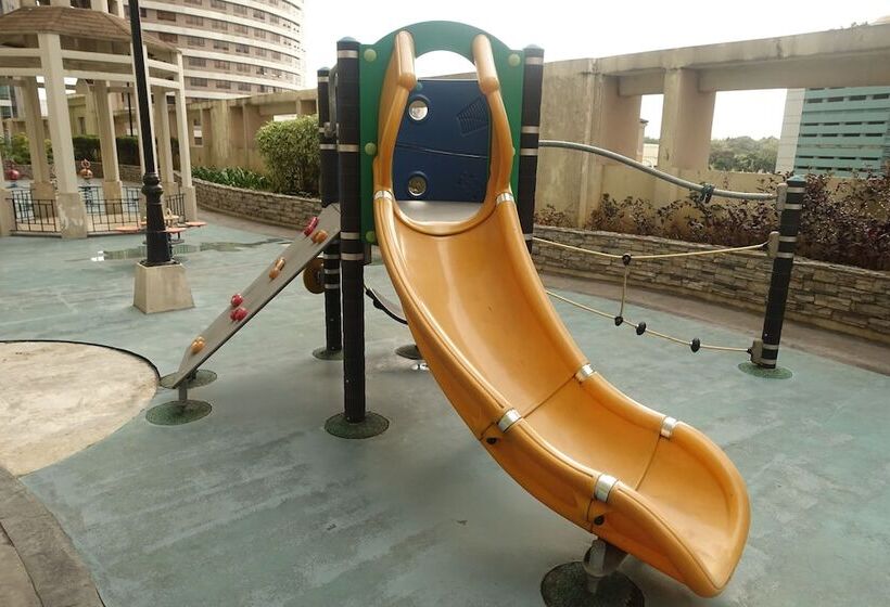 3br Unit At Bgc Forbeswood Parklane