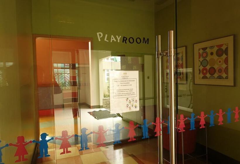 3br Unit At Bgc Forbeswood Parklane