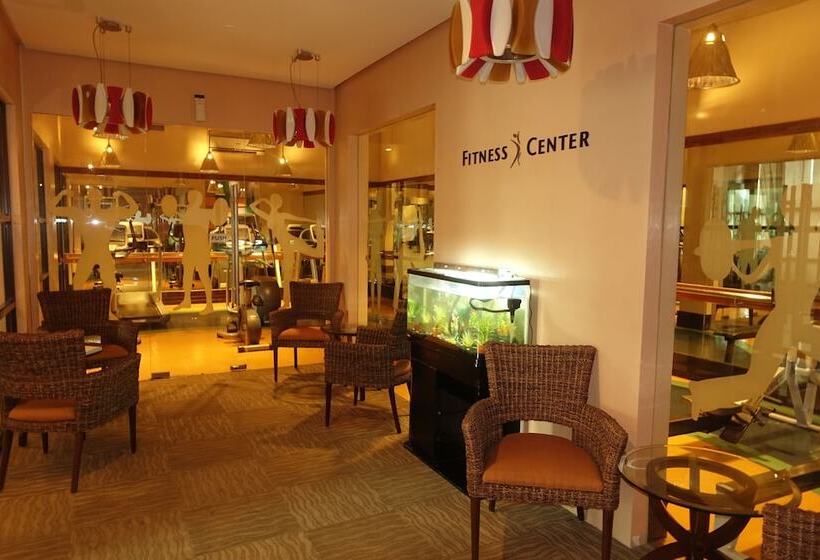 3br Unit At Bgc Forbeswood Parklane