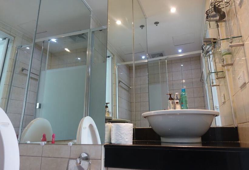 3br Unit At Bgc Forbeswood Parklane