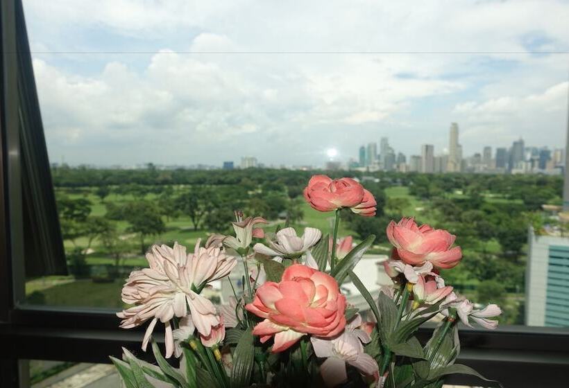 3br Unit At Bgc Forbeswood Parklane