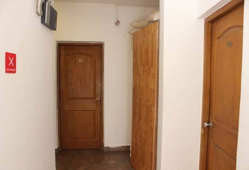 Отель Bardays Inn By Oyo Rooms