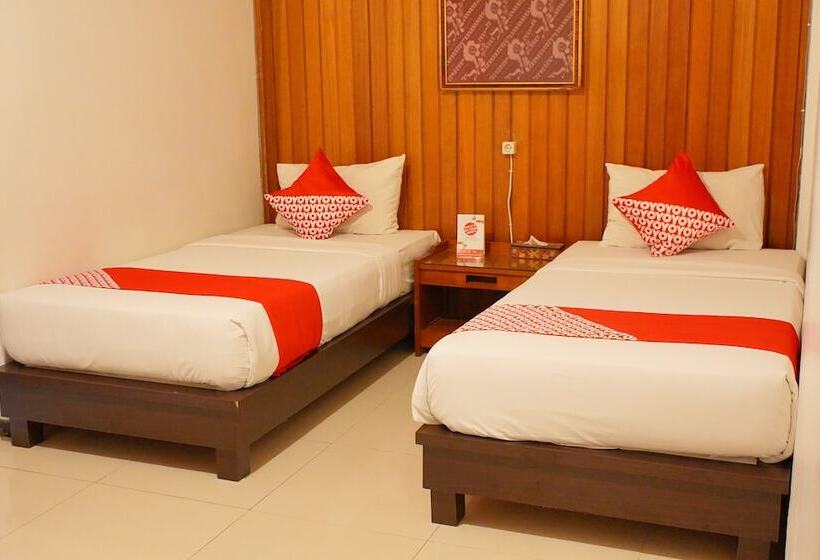 Отель Oyo 1333 Wisata