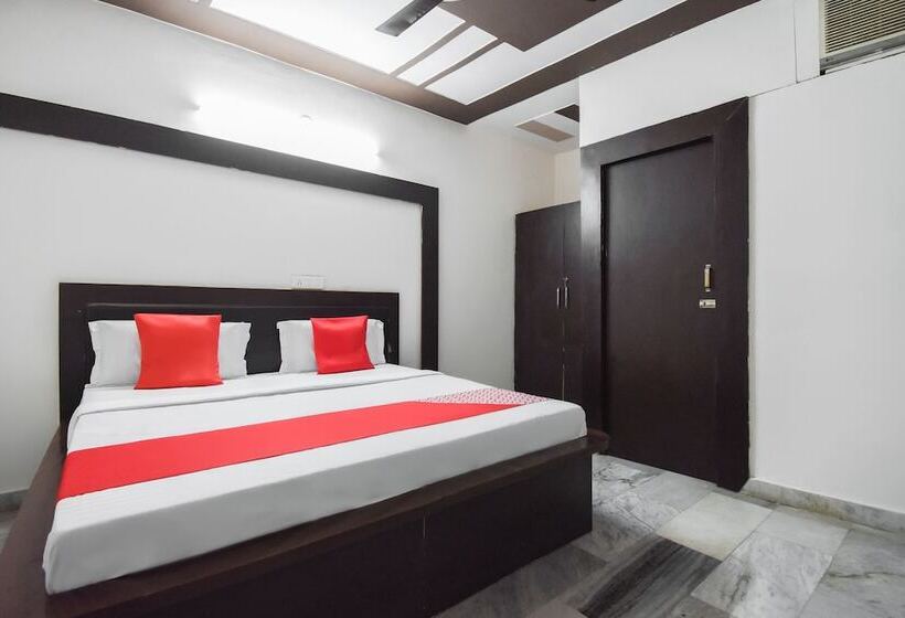 בית מלון כפרי Oyo 48899  V Seven