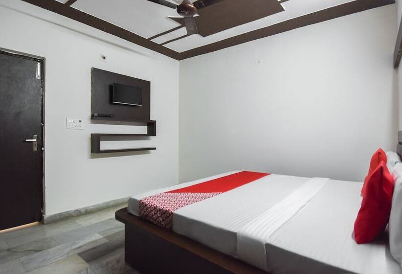 فندق Oyo 48899  V Seven