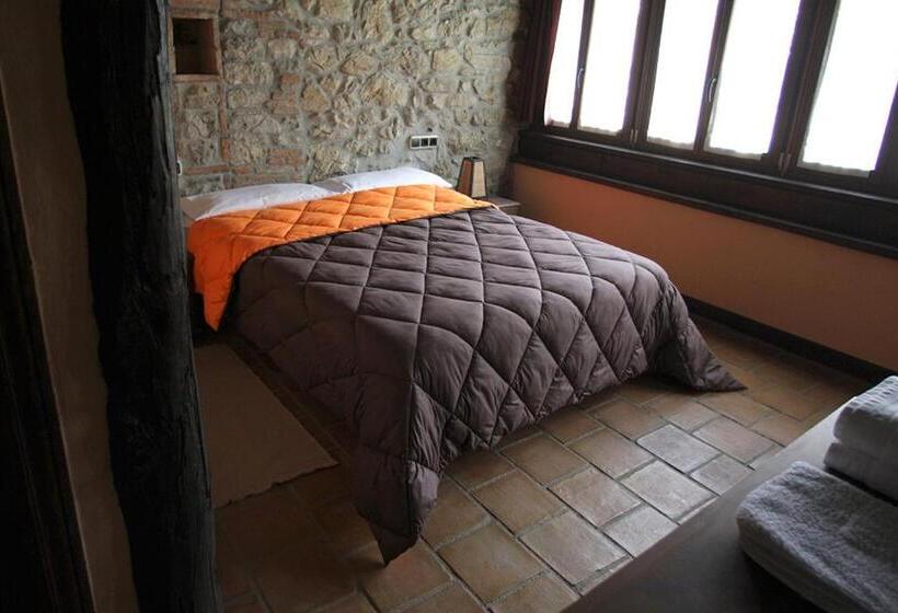 فندق Rural Llerau