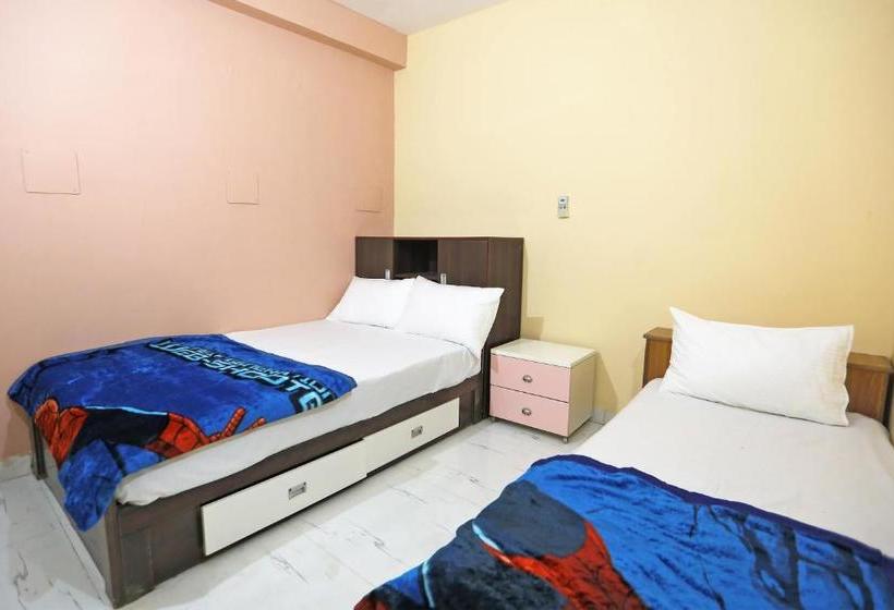 Hotel Spot On 48329 Deluxe Inn