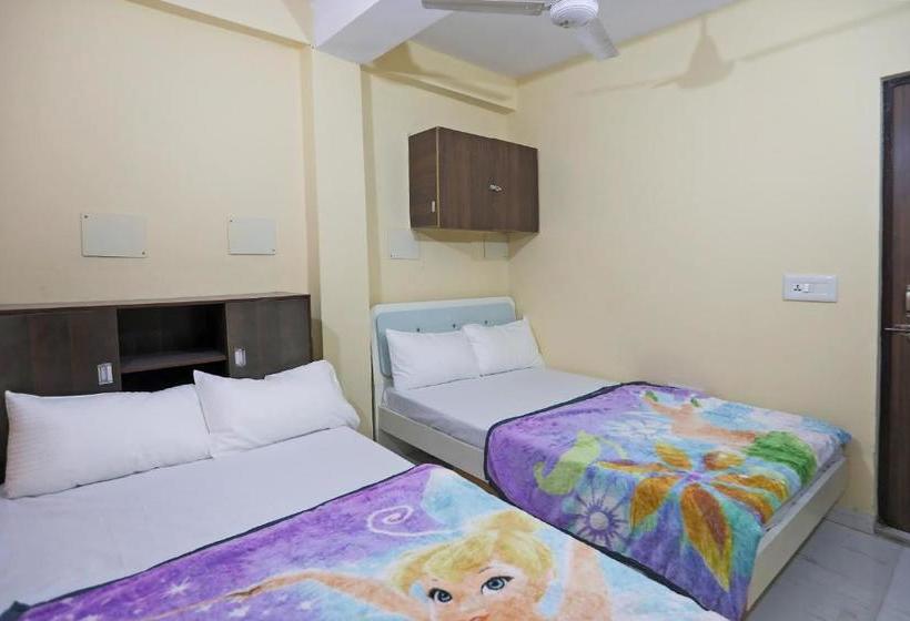 Hotel Spot On 48329 Deluxe Inn