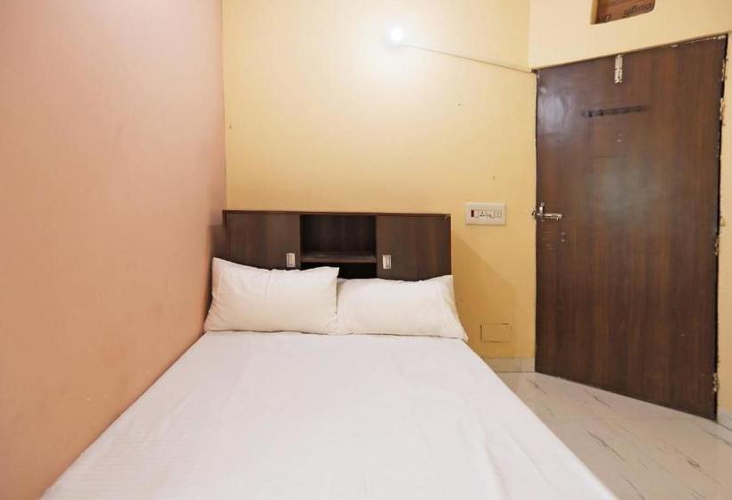 Hotel Spot On 48329 Deluxe Inn