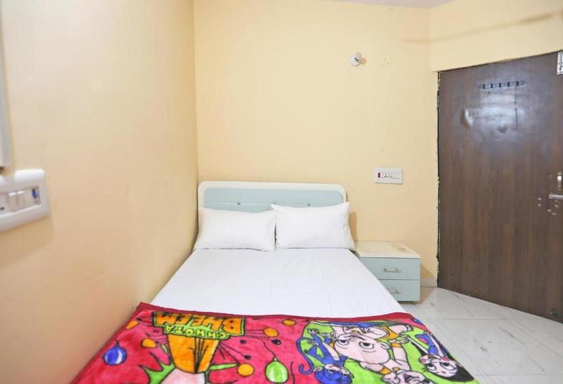 Hotel Spot On 48329 Deluxe Inn