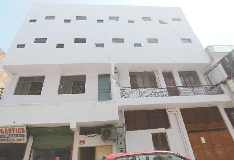 Hotel Spot On 48329 Deluxe Inn