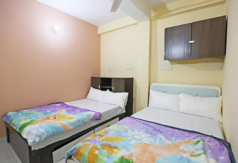 Hotel Spot On 48329 Deluxe Inn