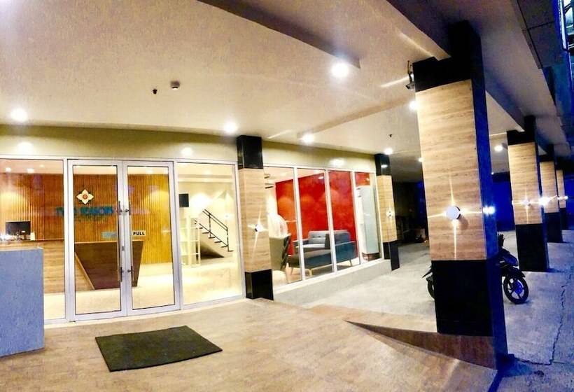 ホテル Two Seasons Executive Suites