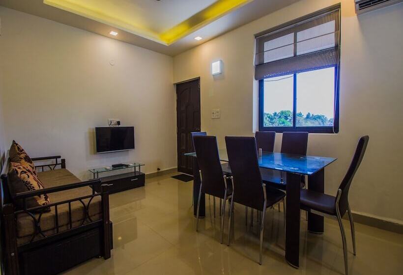 Oyo Home 12686 Spacious 2bhk