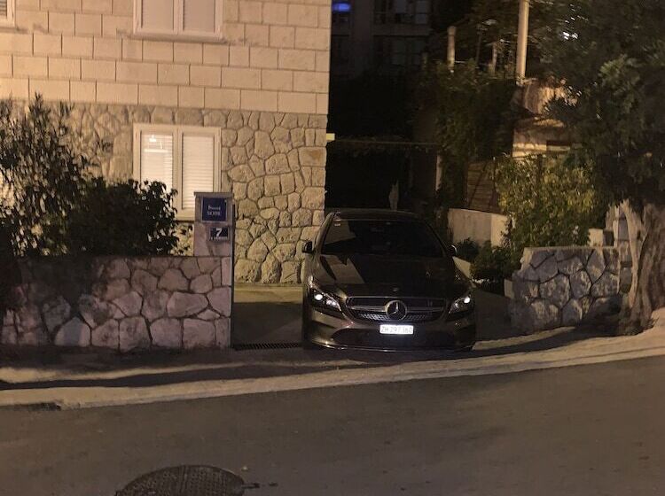 פנסיון Aida Apartments And Rooms