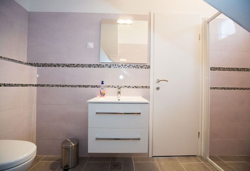 פנסיון Aida Apartments And Rooms