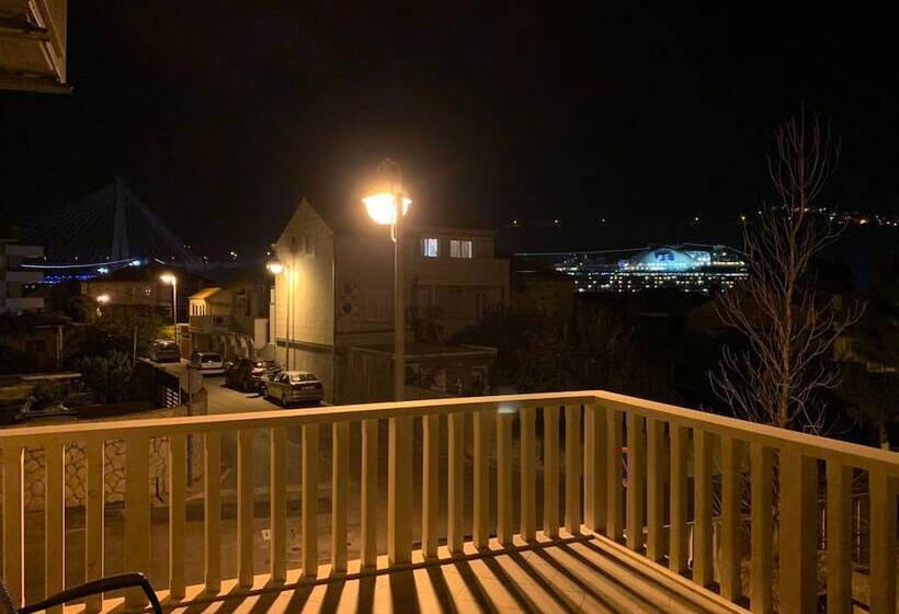 פנסיון Aida Apartments And Rooms