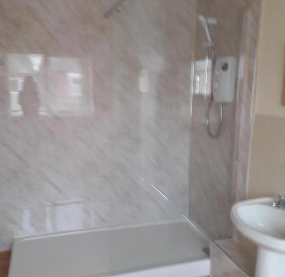 הוסטל Newton Brewery Inn