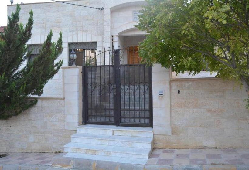 تختخواب و صبحانه Our Villa S Private Apartments   Hq Budget Stay   Wonderful Horizon View Of Jerash